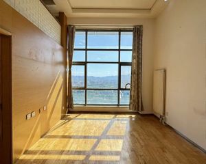 昌平合汇旁 精装三居 118万业主急售可注册办公