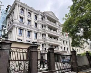 东直门独栋丨7000万豪华装修丨错过再无丨带私家院丨价格可谈
