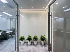 长沙金茂大厦 梅溪湖商圈 商圈成熟 高端配套 精装带家具 !