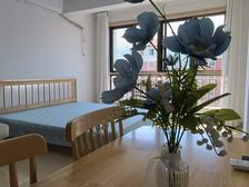 度假小屋 有燃气 冬天还有暖气 出门家家悦超市 还有夜市