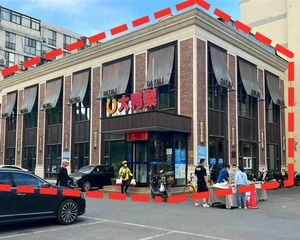 朝阳十万人社区门口(临街餐饮独栋 全业态可餐饮)车位