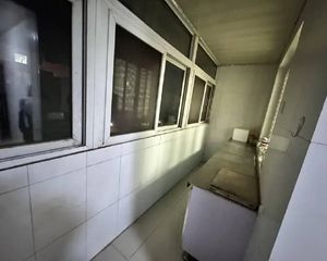 南华园四区3居室空间大低楼层主卧客厅朝南看房有钥匙