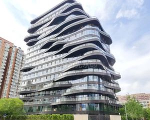 朝阳公园200米,20年次新房,低市场价3500万,满配精装