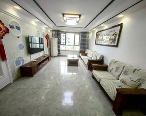 朋友的房!长城家园南区精装三室,中间层采光好视野好,全明户型