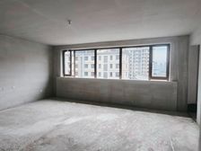 小三居 中间楼层 次新房 居住密度低 产权清晰 有电梯