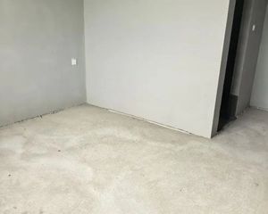 出门东湖公园万达广场! 云玺首府 观湖洋房 南北通透毛坯四室