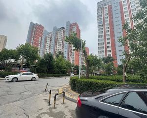 新保师学区 鑫和花园高层南向精装三居 156平满二住宅
