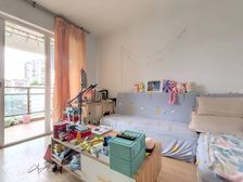 上层建筑 二环边,双地铁口!套二。户型 方正,交通方便
