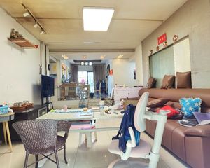 东方明珠花园 低层 套三双卫 2个储物间 一个阳台 南北朝向