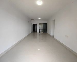 左边万达,右边百信,鼎盛花园4房2厅,中层,全新没住过25小