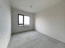 五四路 新交房小区 前卫路三分 价可谈 急