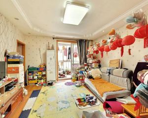 绿色庄园 2室2厅 104.2平 客厅朝南带阳台采光好无遮挡