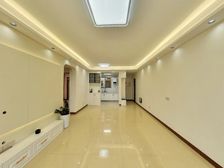 室内精装修业主急售 可做到拎包入住万达商圈 适合候鸟