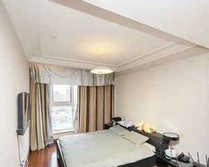 朝阳门外工体 悠唐麒麟公馆南北通透两居 看房方便有钥匙