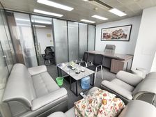 滨江一号丨百平江景户型丨近地铁丨2个办公室