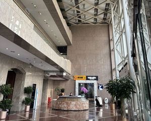 国贸惠普大厦 整层6000平 单价28000元 税费少带车位