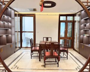 绿城御园豪装排屋,595平1380万