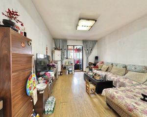 白兰地 近地铁,500米内有伊藤洋华堂,清水河,菜市场