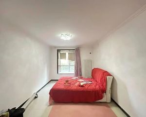 急,精装修南北普通住宅115.95平米急售,看房随时
