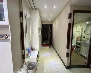 全明格局!!户型方正!!业主急出售大降价!!