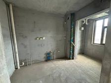 府上多层洋房顶跃南北通透毛坯六室 满二仅226万