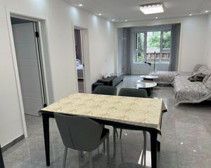 东湖公园旁,低楼层未来紫金山 环境非常好!双卫格局,随时看房