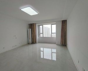 新上 普兰庭北区 精装三居室 全天采光 随时看房 价格可议
