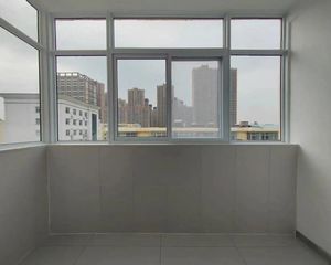 单价三千 人民路 碧桂园对面毛巾厂家属院 精装三室