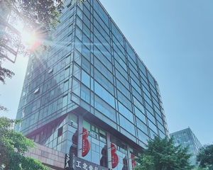 世茂工三 三里屯SOHO 中国红街写字楼整层1200平出售
