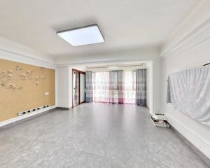 湘银星城全新居家装修没有住过带空调地暧 有车位