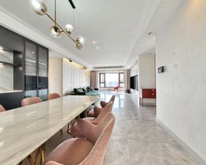 中洲中央城邦 4室2厅 东南