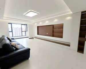 新上!万和城A区 豪华装修 大三室 南北 采光视野好 大社区