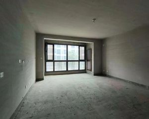 急售 府上低密洋房 落地窗带阳台 四居室毛坯 看方方便
