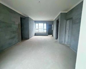 南北通透 满二 近地铁 交通便捷 商品住宅 双卫格局