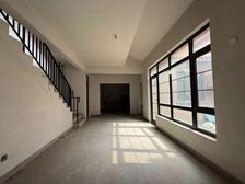 走过路过不要错过,别墅区双车库,邻近大湖,停车方便