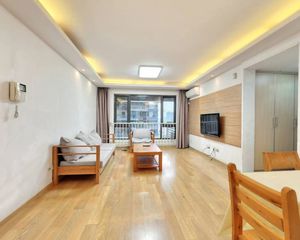 万科金域西岭 天府艺术公园旁,精装套二,中间楼层,无遮挡