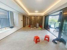 滨海湾次新房 滨海润府 南北通透四房 送200平 大花园!