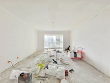 春之城 4室2厅 142平 东南端户 下楼就是地铁站
