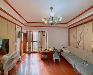 房东自住房屋 精装修 全屋实木 拎包可入住 看房方便