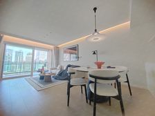 陆家嘴客厅带阳台,环境优美,品质小区,居家装修,景观房