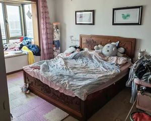 银河湾南北通透三居 满五精装中层视野佳207万起拍