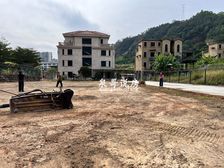 凤凰名苑四层别墅 花园1000平 赠送一层地下室 后有靠山