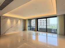 笋盘新上!7mi横厅!有车位!2南1北!3房3卫!业主诚售!