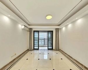 中海花湾壹号D区 南向精装修 中楼层视野开阔 降价诚心出售