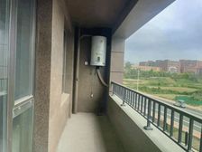 临港管委旁!有山有水好地方!双阳台!带车位!随时看!东方名都