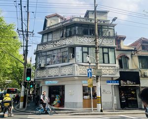年租金30万 临街独栋出售 车位充足 租户稳定 10年租约!
