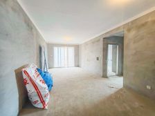 荣盛花语城地铁5号线师大 附近下楼到 客厅带阳台
