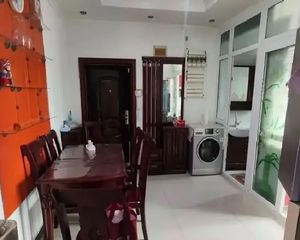 大三尖小区2居南北朝向低总价拎包入住