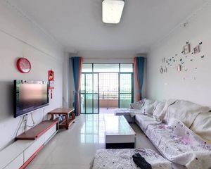 实用三房,户型方正,配套齐全,诚心放卖