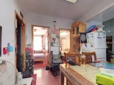 淞南九村一楼带双天井 实用面积大